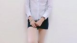 没有了高跟鞋相伴，白丝也能穿出魅力来