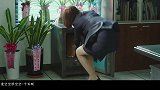 有一个这样贿赂的学生做秘书，谁能受得了