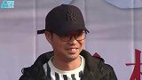 王迅晒邻居嫁的豪宅，却曝光自家豪宅，娶小18岁娇妻后生活高调