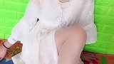 女人衣柜里永远缺少一条丝袜
