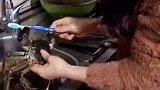 原来还能这样洗螃蟹，螃蟹：这人真有两把刷子