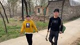 鹏鹏丹丹给粉丝寄土特产，俩人精心挑选表心意，网友：太有心
