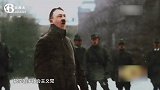 希特曾被授予铁十字勋章，一战后定居慕尼黑，靠演讲获得了权力