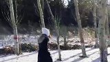 虚情假意的，请你走远，以心换心的，才能永远！