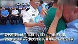 泪目！《失孤》原型郭刚堂与被拐儿子相认：父子相拥家属哭成一片