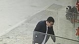 杂技社团队长，这摔倒的姿势我属实是没忍住