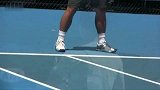 网球-14年-澳网训练李娜挥汗如雨 姜山捡球陪打-新闻
