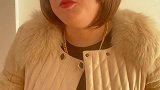 不同收入女士陪老妈逛街