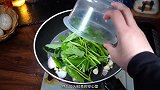 西兰花怎么炒好吃家常，简单又好吃的西兰花炒空心菜，清爽开胃