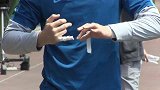 中超-17赛季-心疼!张思鹏轻伤不下火线 训练前胶带缠满手指-专题