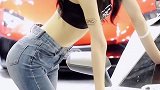 真是完美的曲线身材，肯定是有钱人家的媳妇