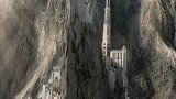 中土世界重归和平，甘道夫为人皇加冕，人皇时代到来