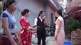 新娘怀孕8个月，站到院子里迎接客人，辛苦了