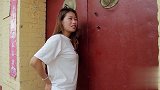 俩小伙想蹭饭，一唱一和演了出调虎离山计，没想被美女识破