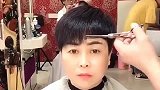 姐姐来理发店剪刘海，一剪子下去就能剪好，据说是今年流行的发型