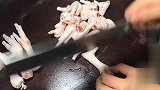 爱吃鸡爪的别错过！厨娘教你这样秘制，比卤鸡爪好吃，算辣爽口