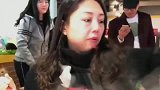 女儿说男朋友比妈妈大三岁，看妈妈这样子，这女儿肯定是亲生的