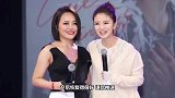39岁安以轩产后恢复神速！针织衫穿出松垮感，长筒靴更是填不满