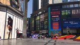 重庆解放碑步行街,西部唯一的十字金街,解放碑重庆人民精神堡垒