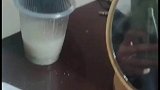 女儿生病老爸主动照顾
