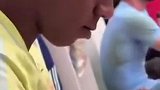 亚马尔赛后回更衣室给女友发消息，被尼科拍到