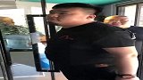 龙哥和涛哥吃海鲜自助，服务员上菜的瞬间，涛哥眼睛都直了！