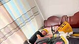 男子通宵喝酒后，把能搬回家的都搬了回来