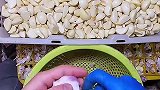 劳动人民智慧，用锥子剥大蒜