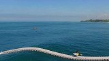 老外发明神奇浮块，水里一丢就形成一片陆地，想怎么玩怎么玩