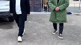 大哥二哥千里迢迢去看望妹妹，临走的时候，妹妹是这样做的