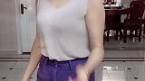 友友们中午好！身材跟笑容你们喜欢哪个？