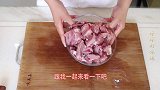 排骨不要红烧了，小洋教你个排骨新做法，一锅不够吃，太香了