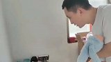 男子双目意外失明，为迎接二胎每日练习