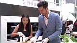 令人心疼！高以翔父母赴墓园陪儿子过元宵，高爸高妈难掩憔悴