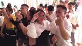 音乐不停，蹦迪不止，越南人的婚礼现场就这么热闹！