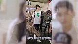 不官宣吗？欧阳娜娜陈飞宇同行，男方一个亲密动作被抓拍
