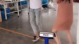 无臂小姐姐这么可爱，小伙子你过分了啊！