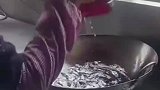 你这是准备喝油吗