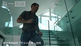 老外如何装玻璃楼梯？钢化玻璃还没安全感？颜值堪忧！
