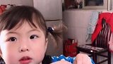 臭丫头吃大蒜还不让我拍！