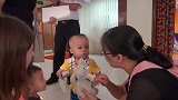 美国夫妻喜欢收养中国孤儿，这次他们来收养第2个中国儿子