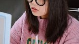 小姐姐长的很像我一个亲戚，你知道是谁吗？