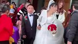 中国小伙30多岁一直找不到对象，几经波折做了阿妹家的上门女婿