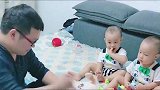 家有双胞胎兄弟不爱吃饭，爸爸用这招孩子马上乖乖吃饭