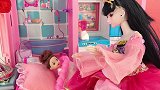 芭比娃娃和叶罗丽玩具故事：小芭比淘气不肯睡觉，罗丽给她讲故事