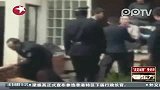 城管员执法多次被推倒不还手走红网络