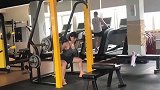 大哥你这腿是怎么了