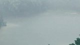 每座城市都会下雨，就像不管走到哪里，我都会想你