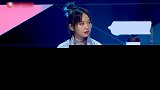 明明是顶级歌手，却冒充选手参赛，一开口全场沸腾了