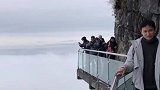 天门山玻璃栈道惊呆了韩国老太！